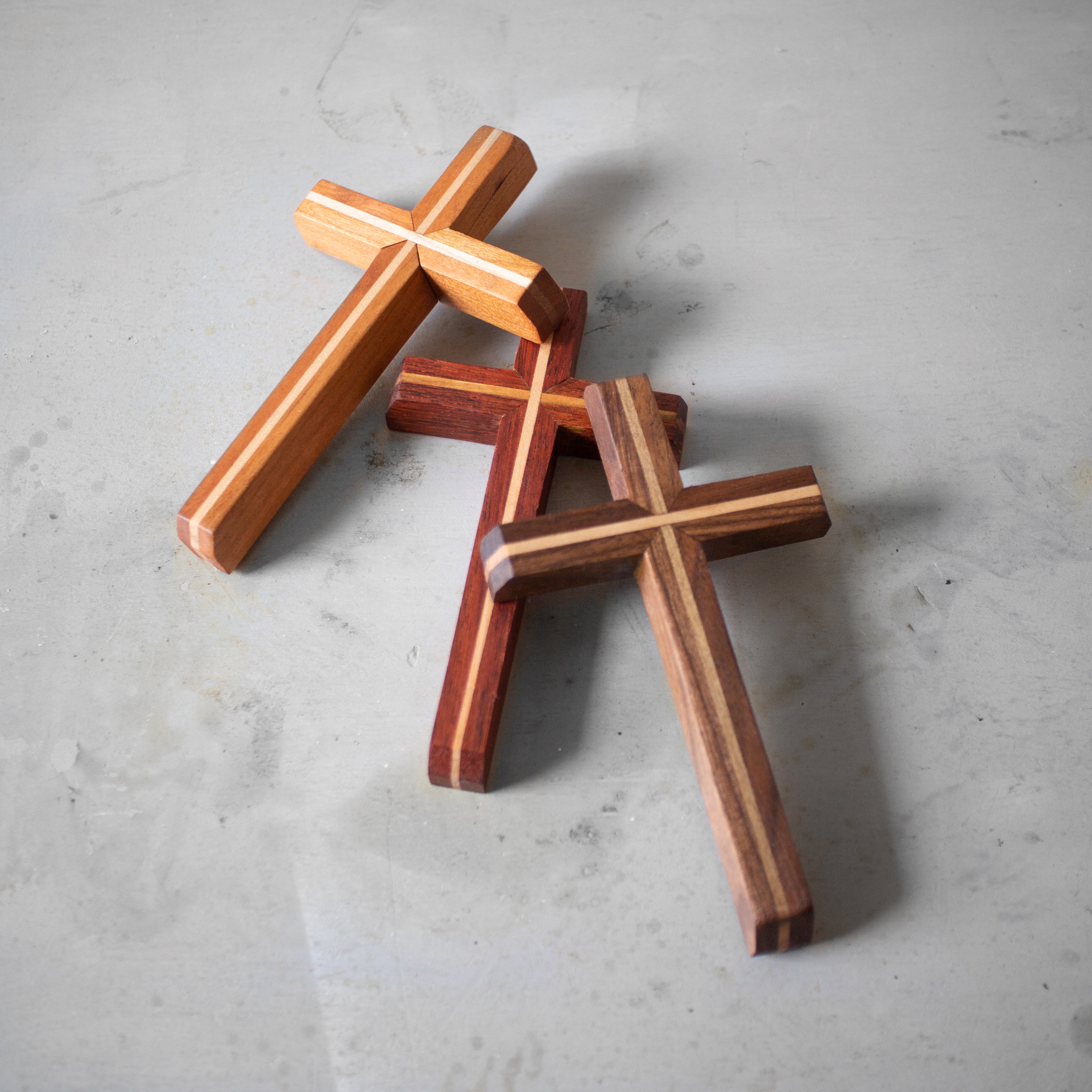The Thinline Cross